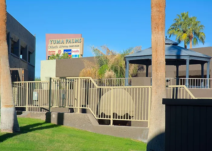 Western Mall Hotel&suites Hotel