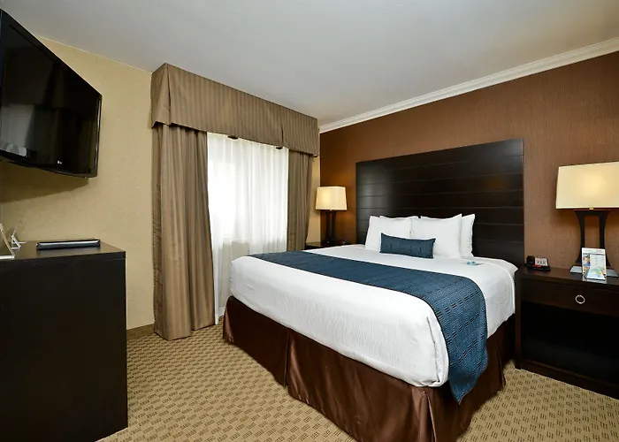 Hotel Western Mall Hotel&suites 3*
