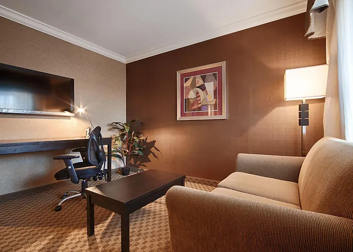 Western Mall Hotel&suites 3*