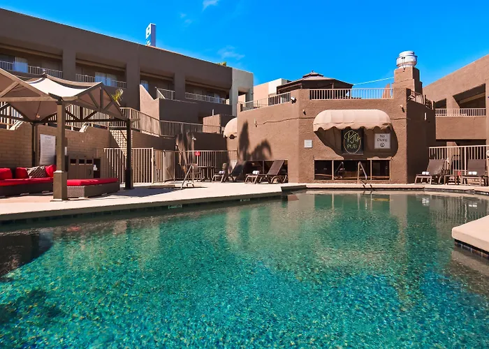 Western Mall Hotel&suites