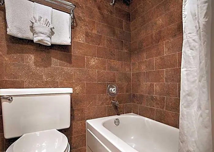 Western Mall Hotel&suites Hotel 3*