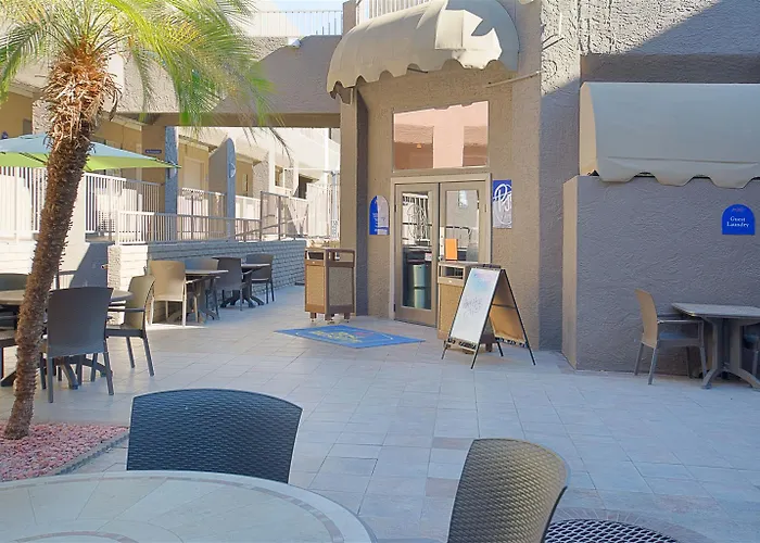 Western Mall Hotel&suites Yuma
