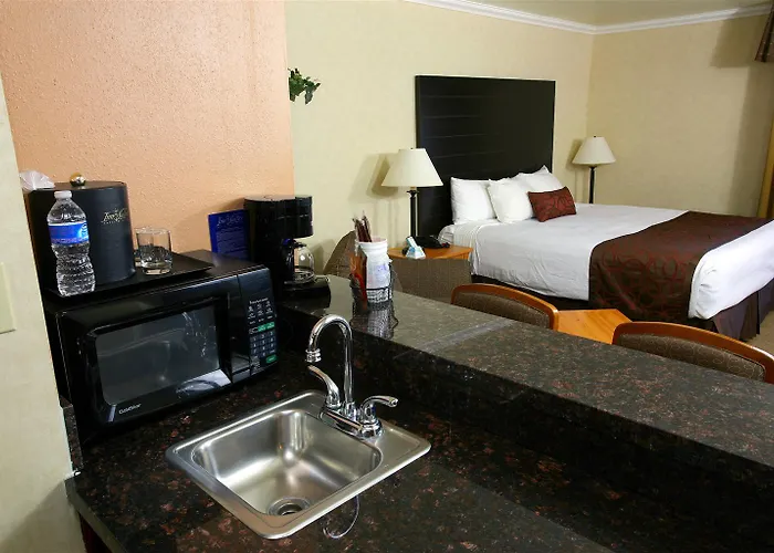 Hotel Western Mall Hotel&suites 3*